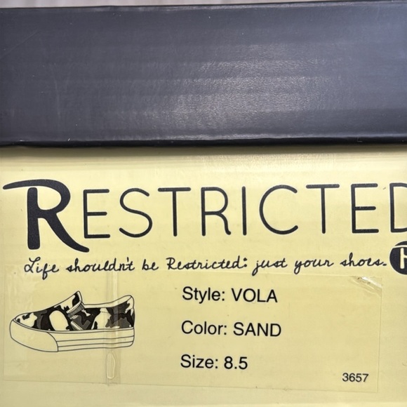 Restricted Vola Canvas Camo Platform Slip-On Sneaker Size 8.5 - Picture 11 of 12